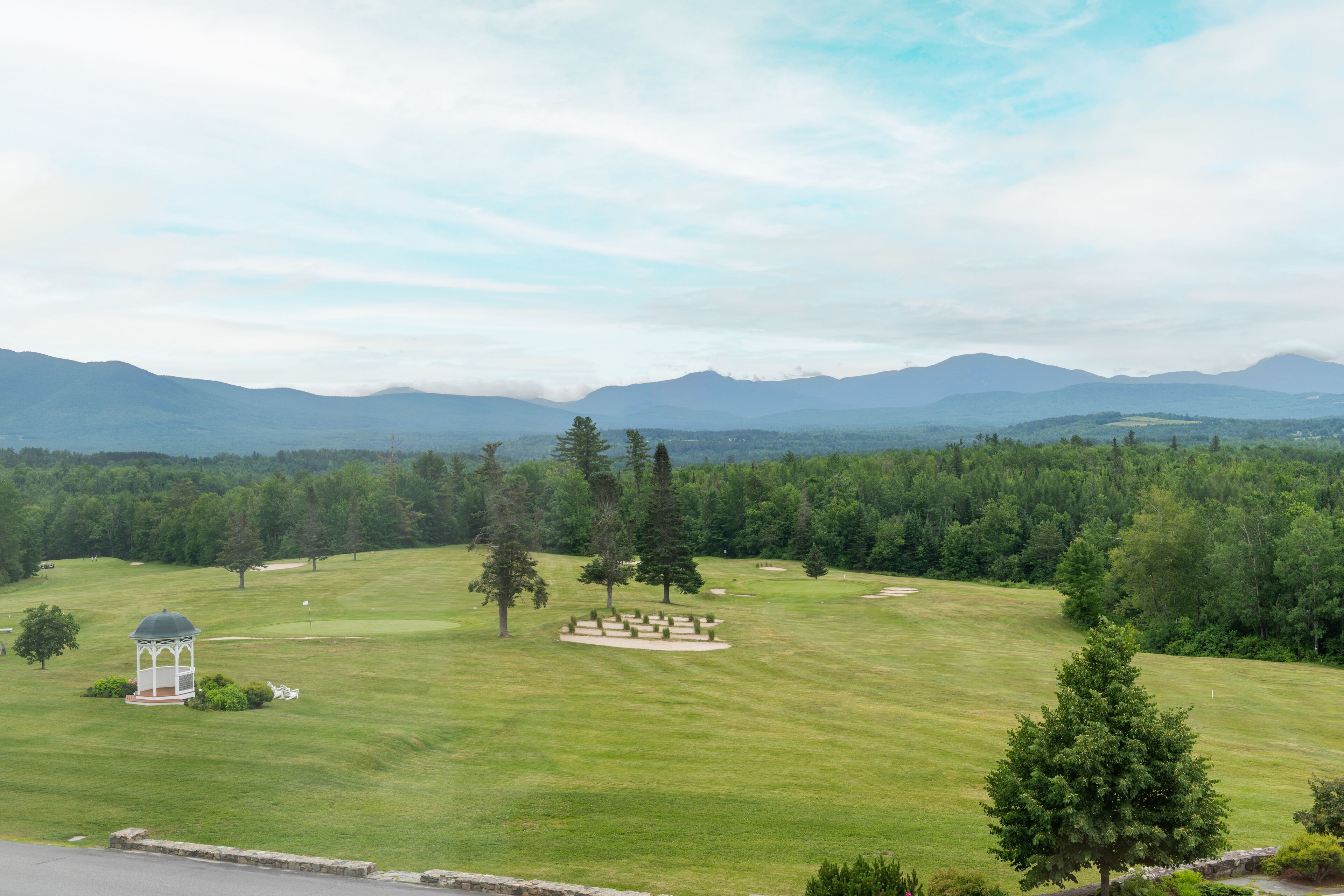 Grand View Queen Room | Premium bedding, pillow-top beds, minibar, in-room safe