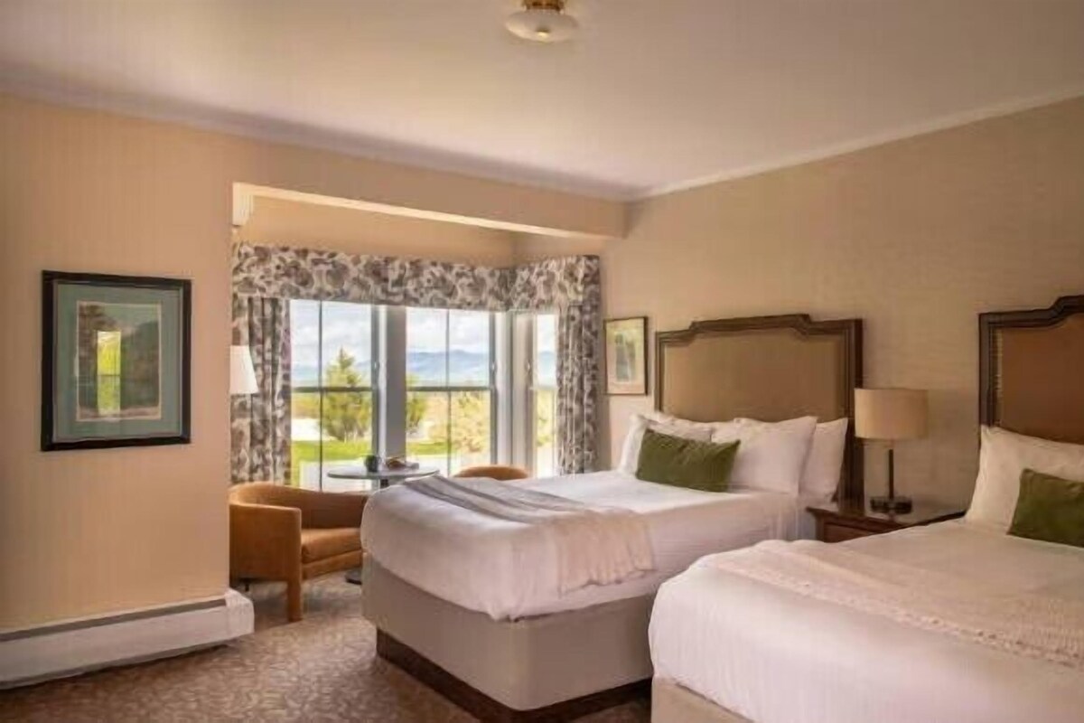 Studio (Two Queen) | Premium bedding, pillowtop beds, minibar, in-room safe