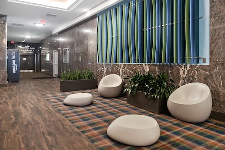 Lobby. Hilton Garden Inn New Orleans French Quarter/CBD