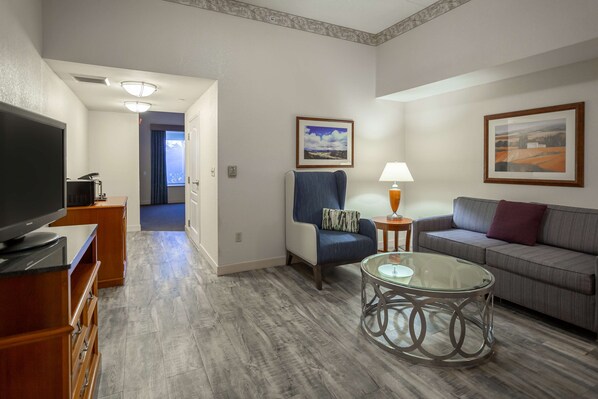 Flat-screen TV, pay movies - Hilton Garden Inn Wooster (Wooster)