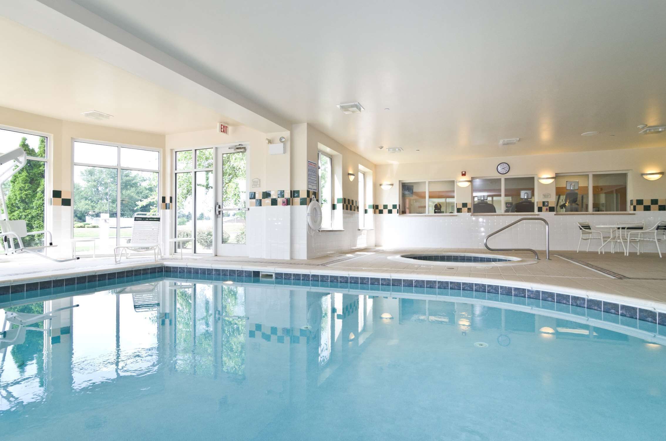 indoor pool, pool loungers