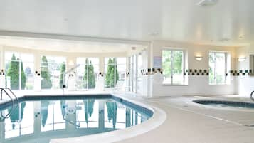 Indoor pool, sun loungers