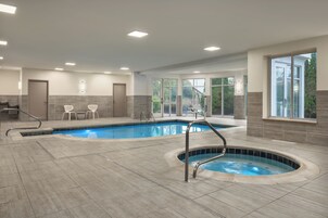 Indoor pool, sun loungers