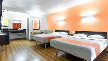 Tabla de planchar con plancha, wifi gratis, ropa de cama