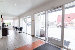 로비 좌석 공간