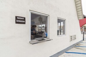 Check-in/check-out kiosk - Motel 6 Long Beach, CA - International City (Long Beach)