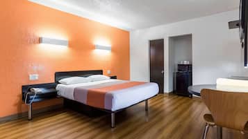 Iron/ironing board, free WiFi, bed sheets