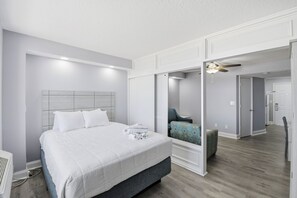 Studio, Balkon, Strandnähe