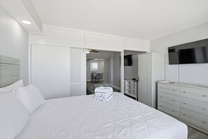 Estudio Deluxe, balcón, frente al océano | Escritorio y espacio para trabajar con laptop 