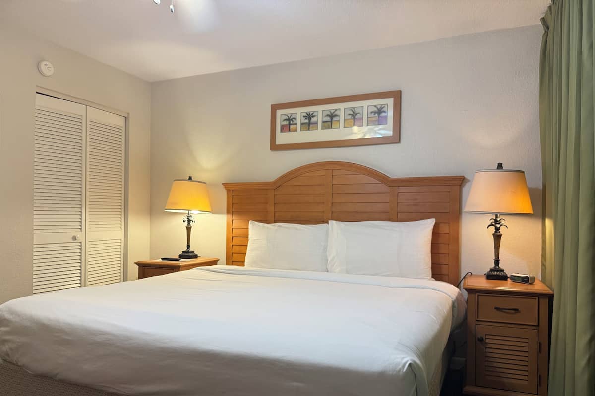 Standard Condo | 1 bedroom, blackout drapes, iron/ironing board, WiFi (free)