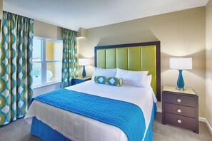 Suite – deluxe, 1 kingsize-seng med sovesofa | Safe på rommet, strykejern/-brett og barnesenger