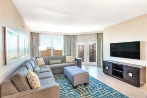 32-英寸电视 （配备有线频道）、DVD 播放器