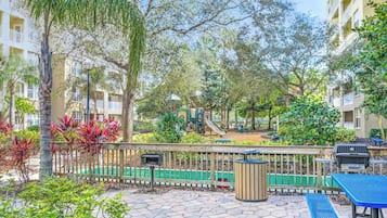 Children’s play area – outdoor