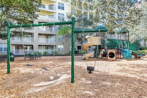 Children’s play area – outdoor
