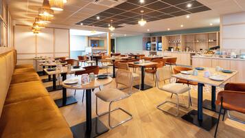 Daily buffet breakfast (EUR 14.5 per person)