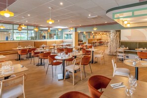 Frokost, lunsj og middag serveres