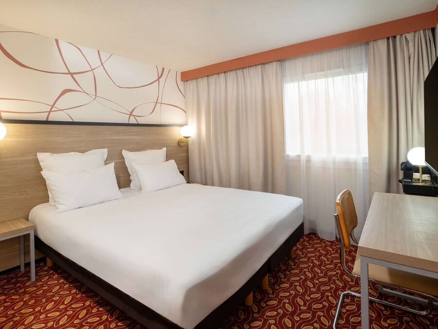 Ropa de cama de alta calidad y escritorio