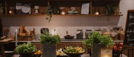 Free daily full breakfast