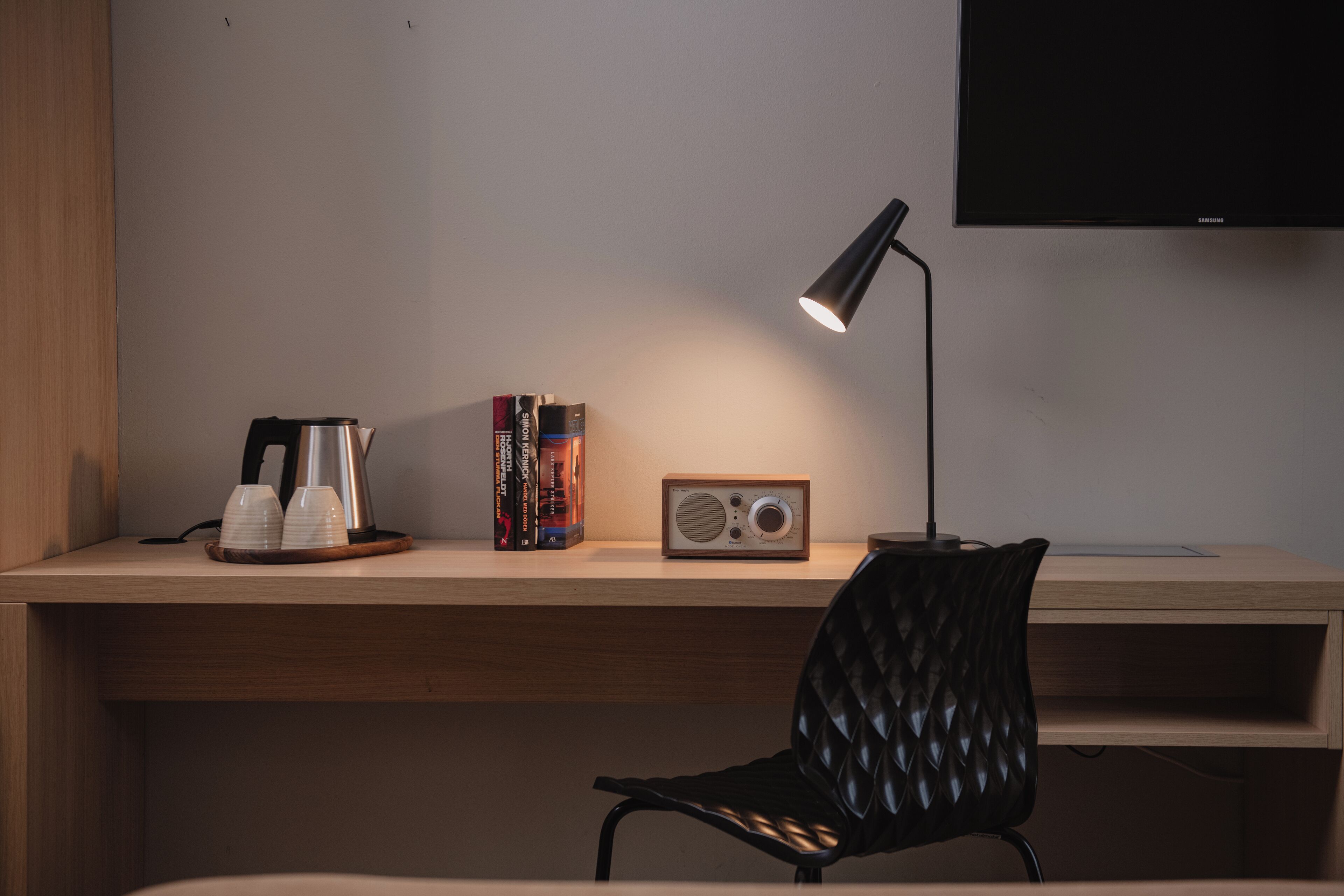 standard twin room | desk, blackout curtains, iron/ironing board, bed sheets