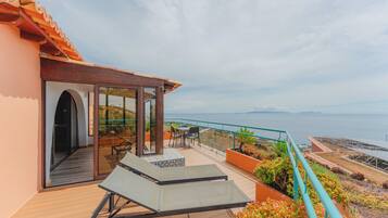 Premium-Apartment, 2 Schlafzimmer, eingeschränkter Meerblick (2 people) | Terrasse/Patio