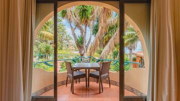 Literie de qualité supérieure, Wi-Fi gratuit, draps fournis