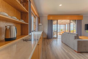 Premium Apartment, 2 Bedrooms, Partial Sea View (2 people) | Private kitchen | Eco-friendly cleaning products - Quinta Splendida Wellness & Botanical Garden (Santa Cruz)