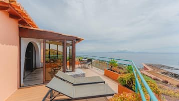 Premium bedding, free WiFi, bed sheets