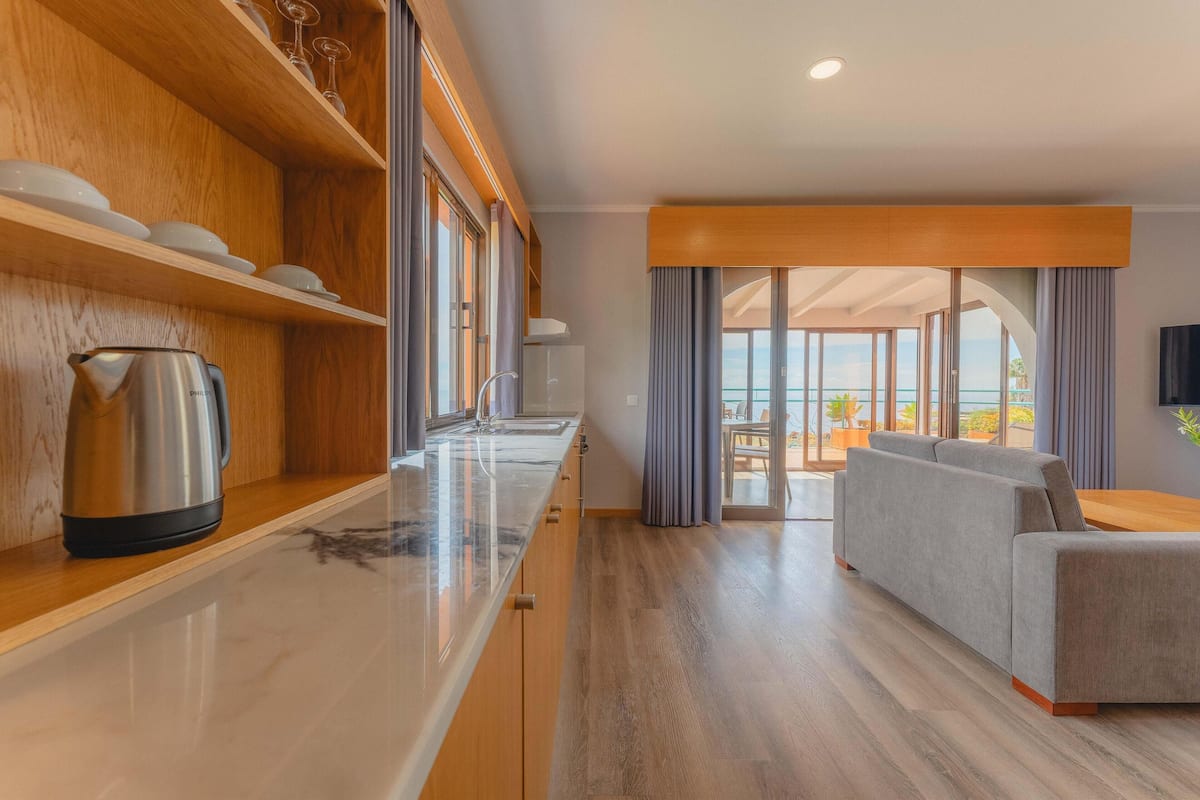 Apartamento Premium, 2 habitaciones, vistas parciales al mar (2 people) | Ropa de cama de alta calidad, wifi gratis, ropa de cama