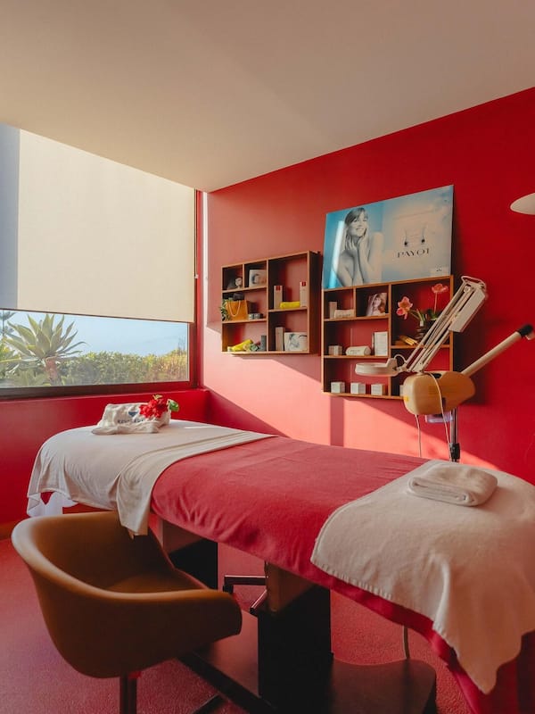 Premium bedding, free WiFi, bed sheets