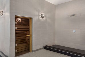 Fitness facility - Radisson Blu Hotel London Stansted Airport (Bishop's Stortford)