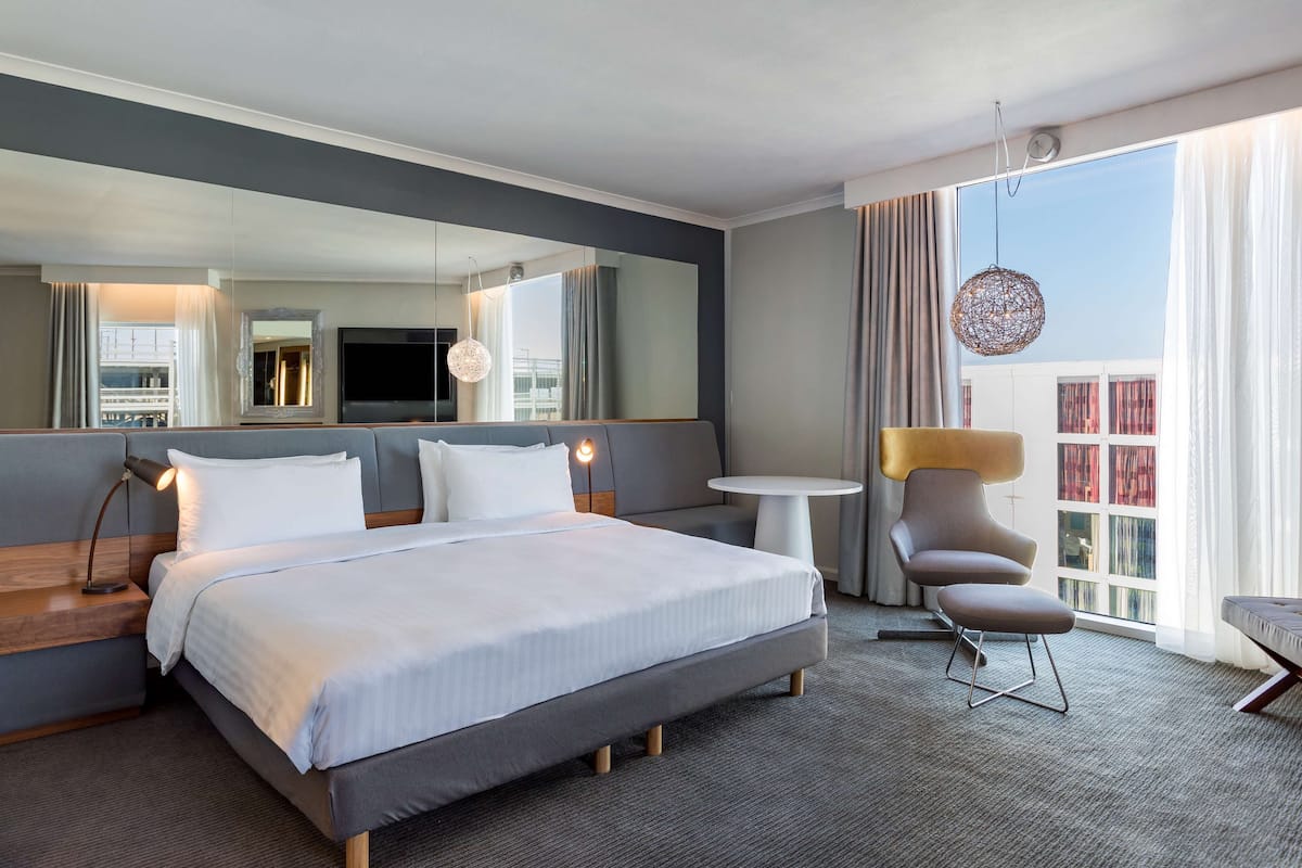 junior suite | 1 bedroom, hypo-allergenic bedding, in-room safe, desk