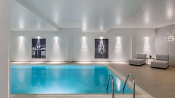 Indendørs pool