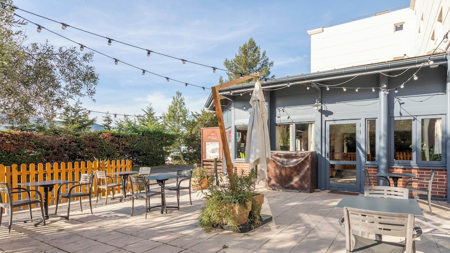 B&B HOTEL Marseille La Valentine Porte d'Aubagne