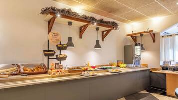 Tägliches Frühstück zum Mitnehmen gegen Gebühr