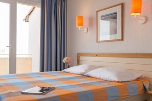 婴儿床、免费 WiFi