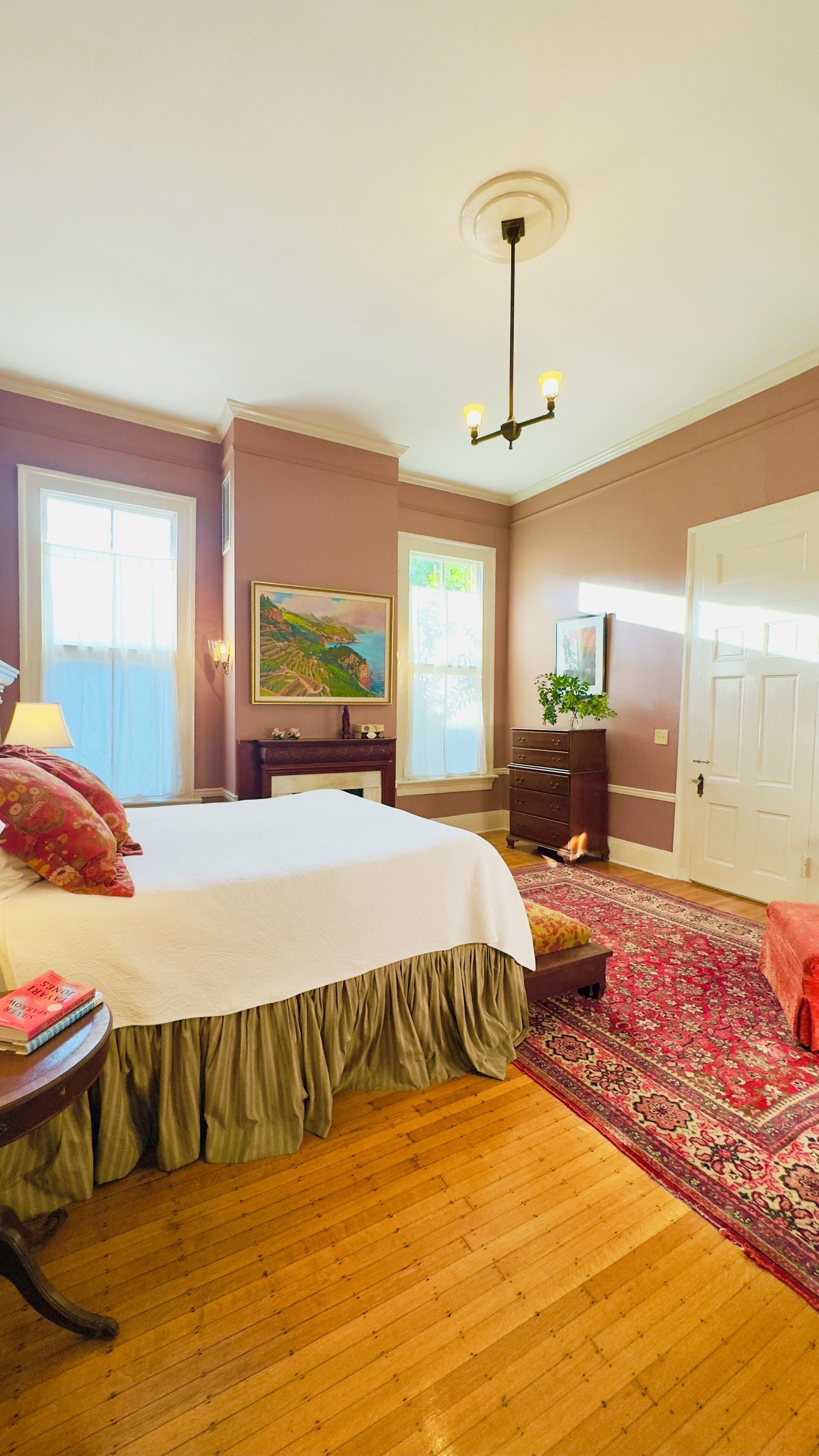 Deluxe Room | Premium bedding, pillow-top beds, individually decorated