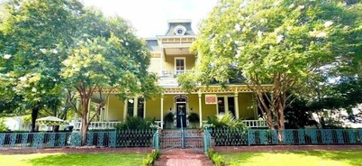 Rothschild-Pound House Inn