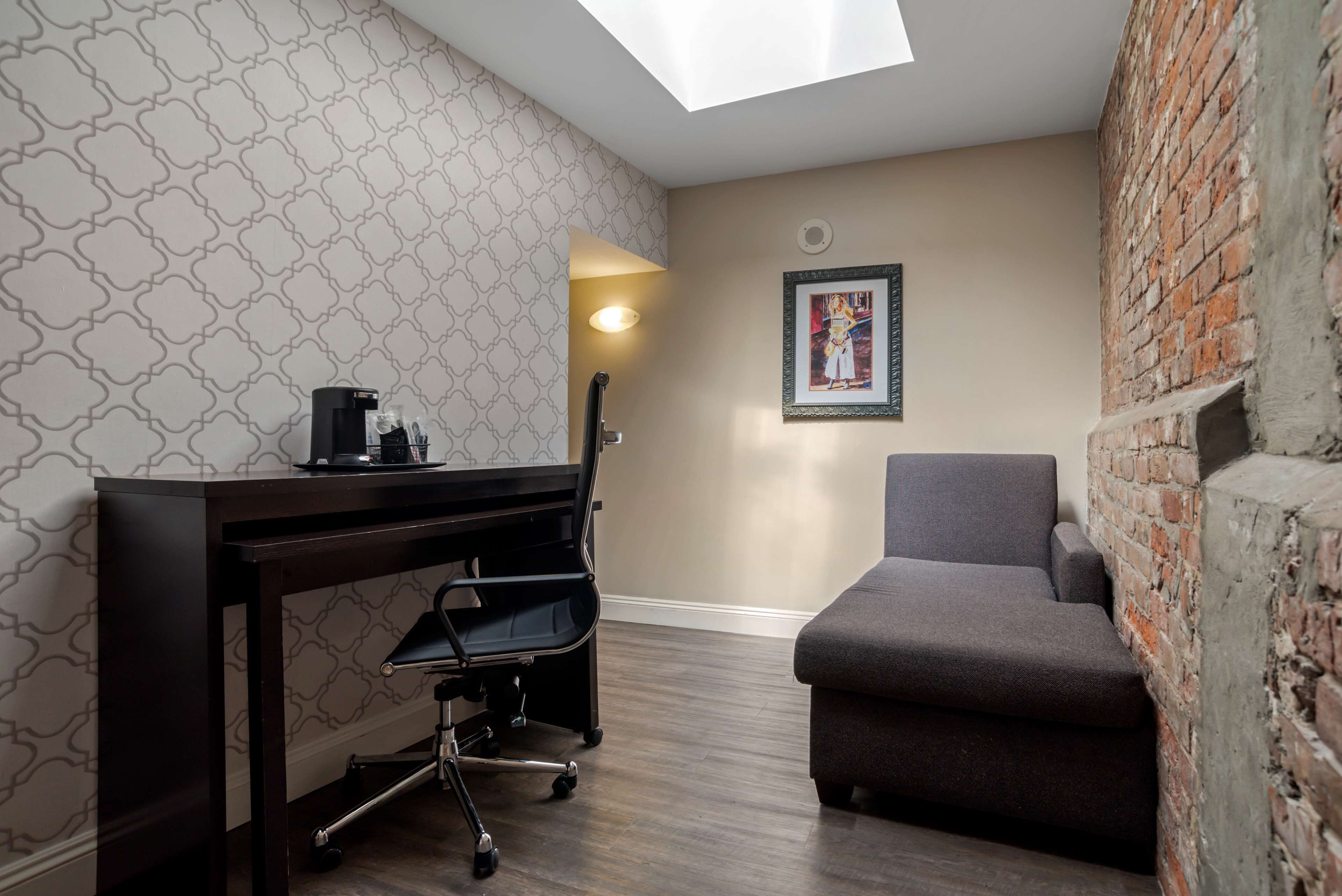 1 bedroom, premium bedding, in-room safe, desk