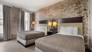 Standard Room, 2 Double Beds, Non Smoking, Jetted Tub | Premium bedding, in-room safe, desk, iron/ironing board