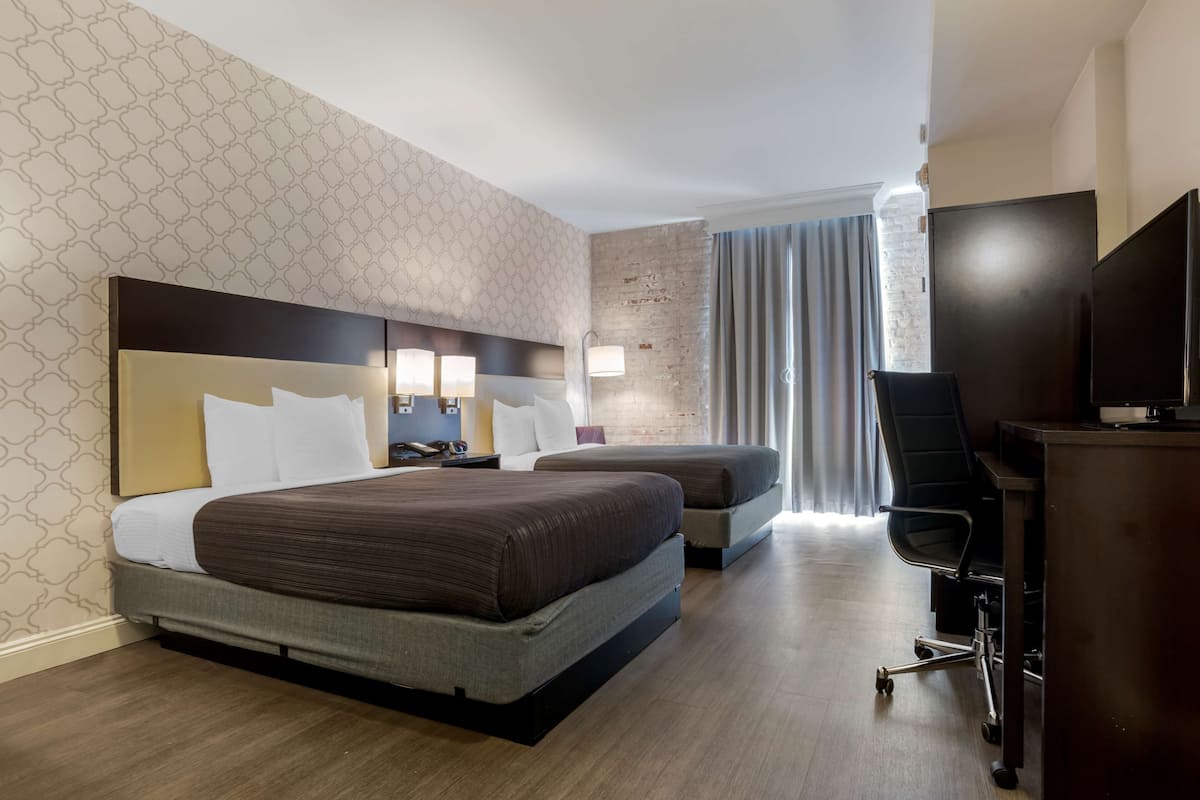 1 bedroom, premium bedding, in-room safe, desk
