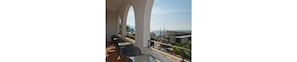 Outdoor dining - Hotel Aurora (Amalfi)