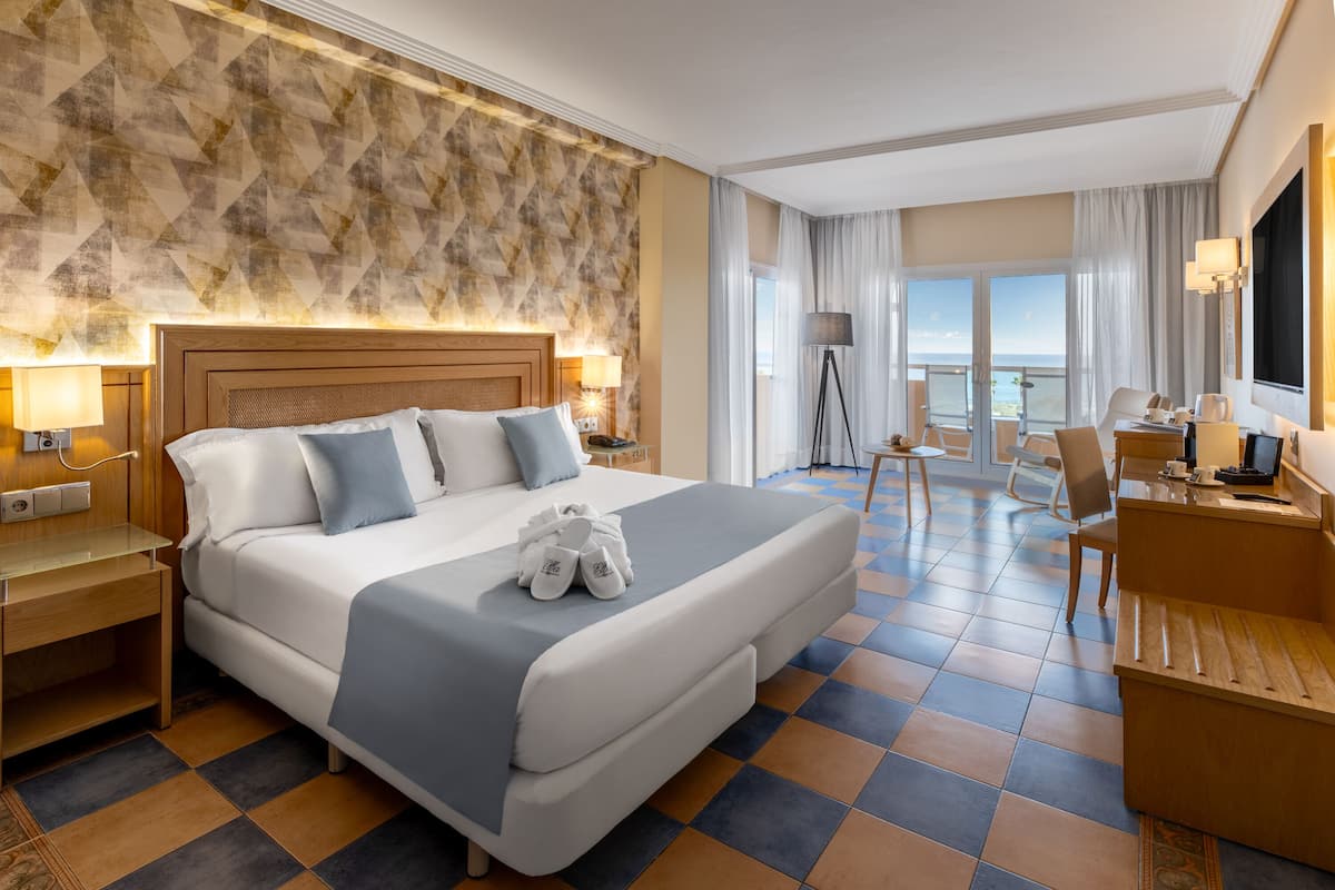 1 bedroom, minibar, desk, iron/ironing board