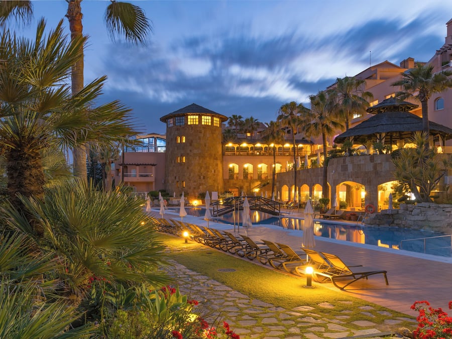 Piscine couverte, piscine extérieure