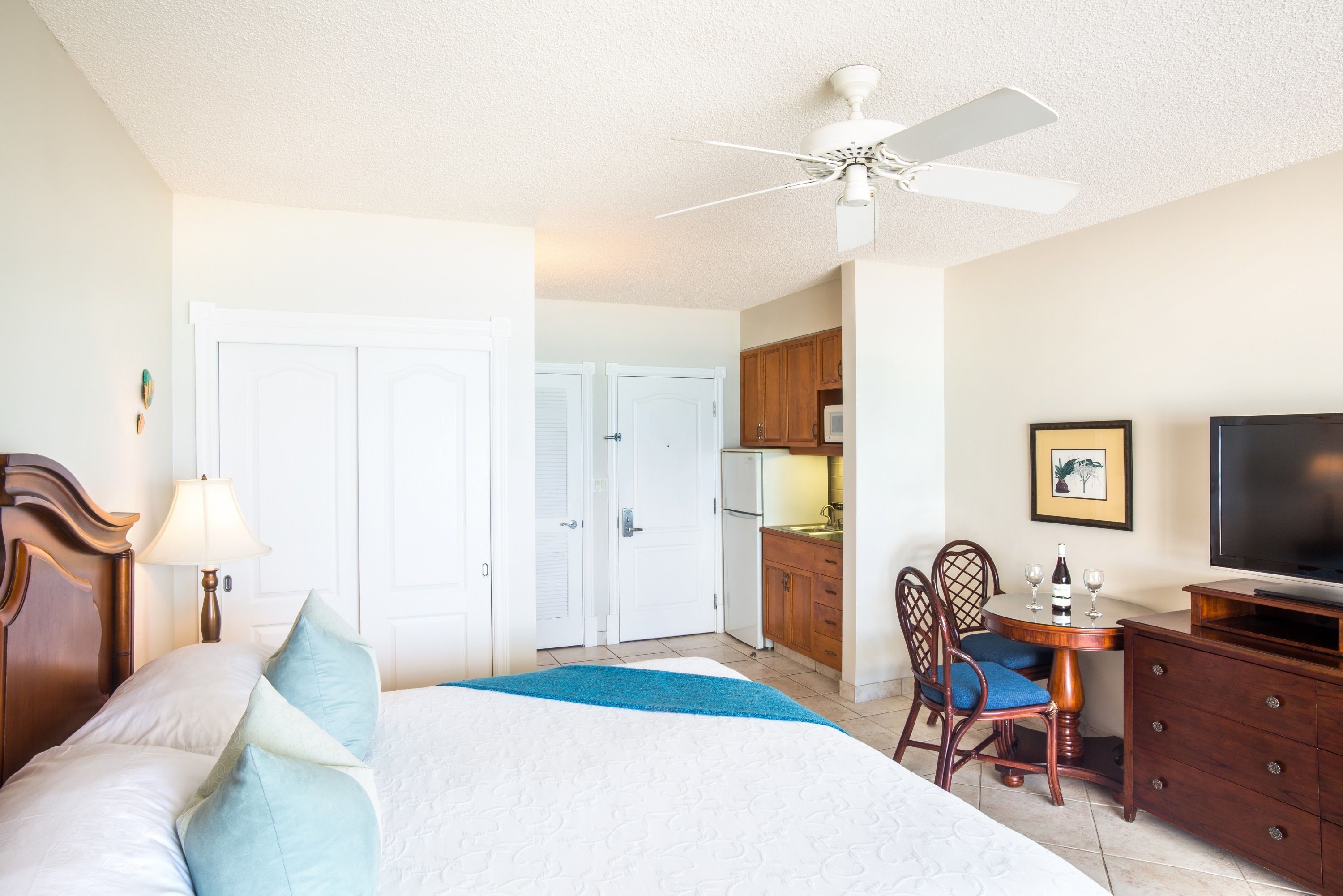 1 bedroom, in-room safe, desk, blackout curtains