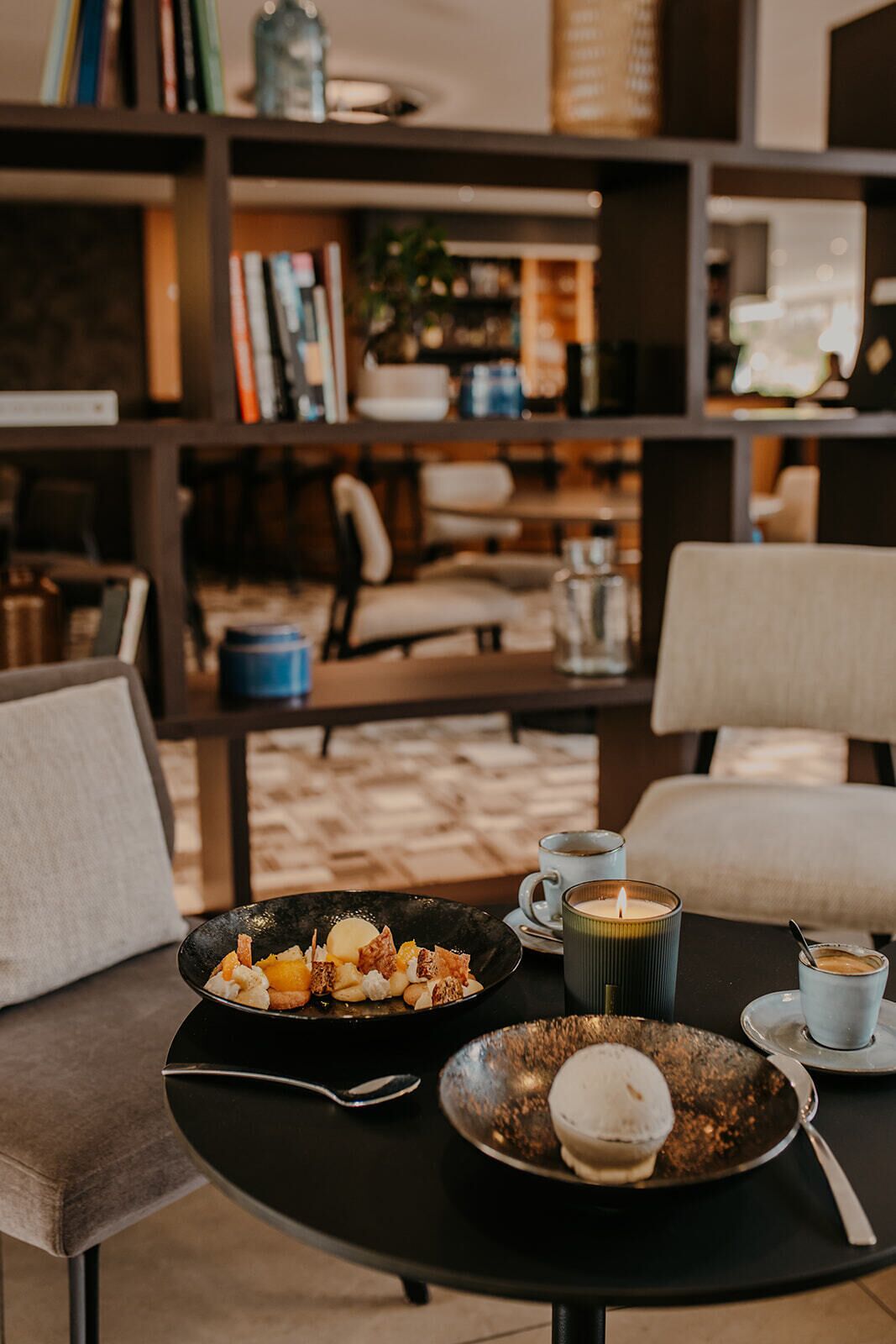 Phục vụ bữa sáng, bữa trưa, bữa tối, món Pháp, nhìn ra hồ bơi 