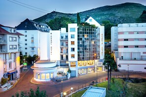 Front of property - Hotel Acadia (Lourdes)