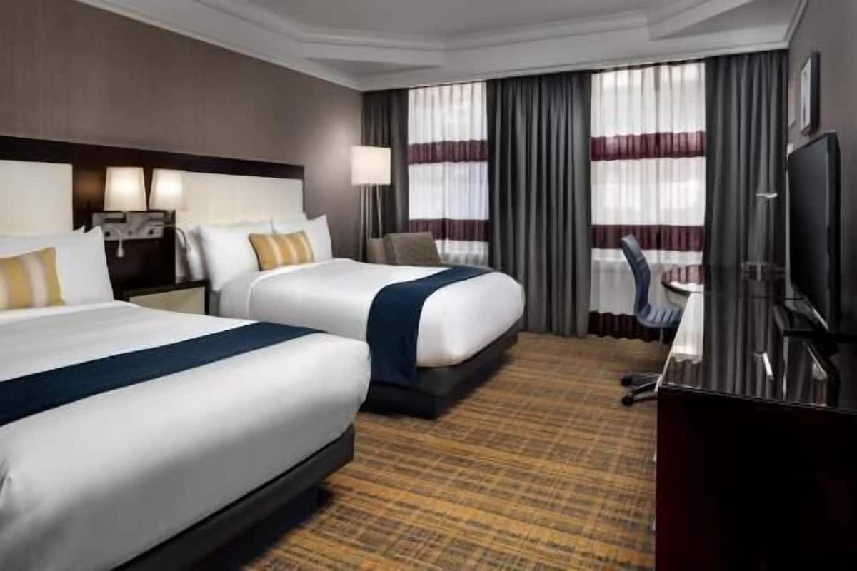 Egyptian cotton sheets, premium bedding, down duvets, pillow-top beds