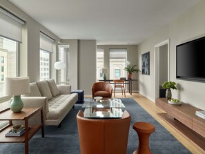 特色套房 | 客廳 | 46 吋電視連衛星電視頻道、iPod 插座、收費電影