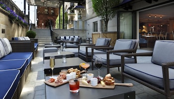 Patio, balcany or terrace at Hotel AKA Back Bay