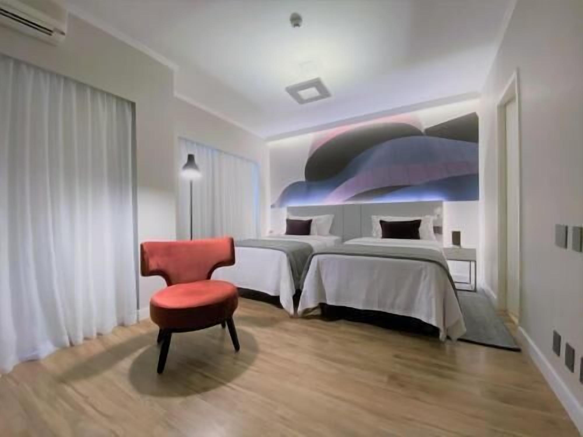 Hypo-allergenic bedding, minibar, in-room safe, individually decorated